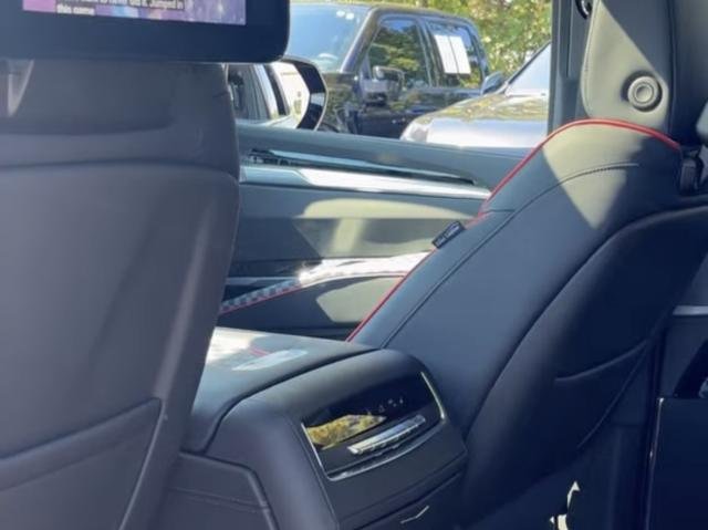 2026 Cadillac Escalade 4WD LV Platinum Sport &ndash; photo 9