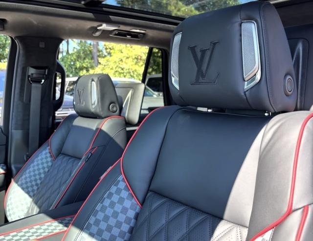 2026 Cadillac Escalade 4WD LV Platinum Sport &ndash; photo 3